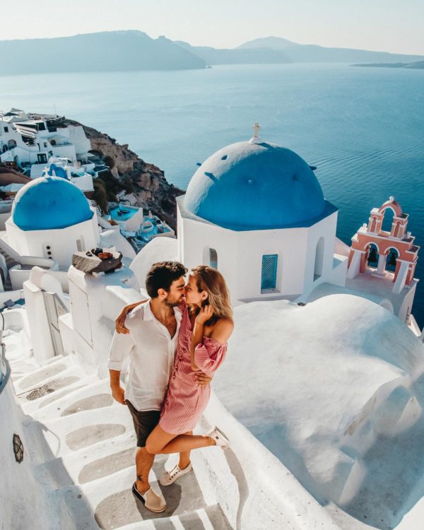 What We Loved And Hated About Santorini – Stay Close Travel Far