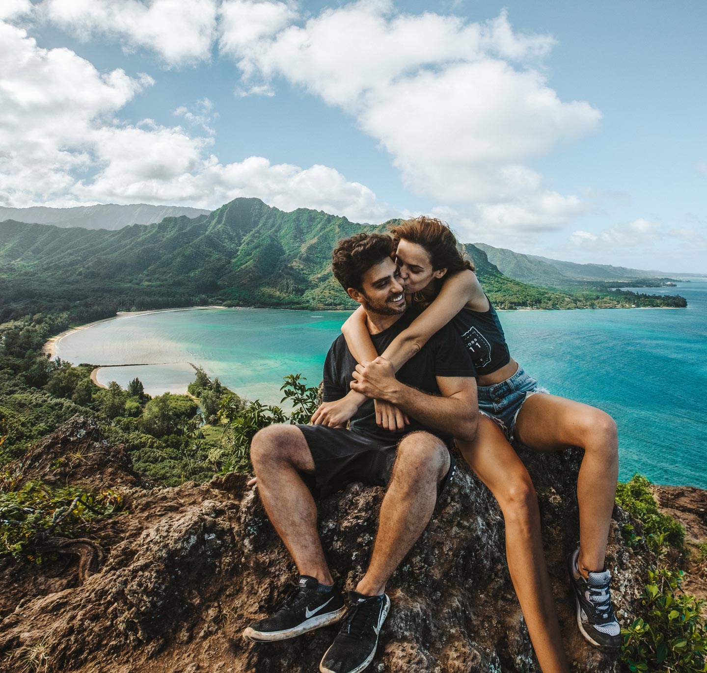 crouching-lion-oahu-top-hike-kahana-bay