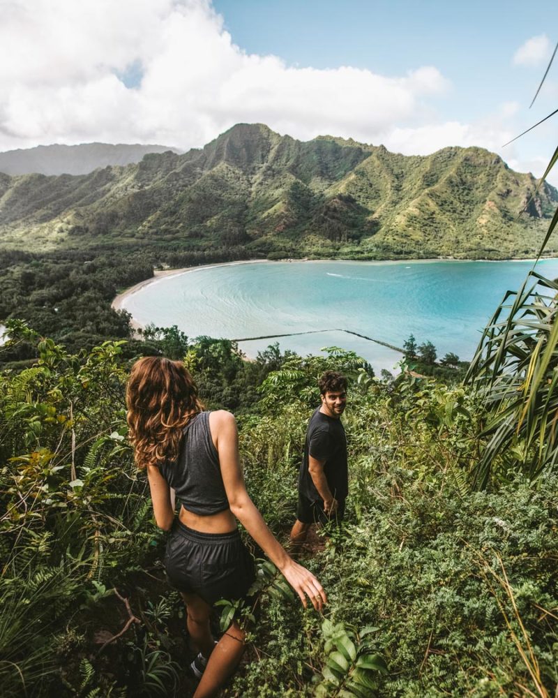 hawaii-crouching-lion-couple-photo