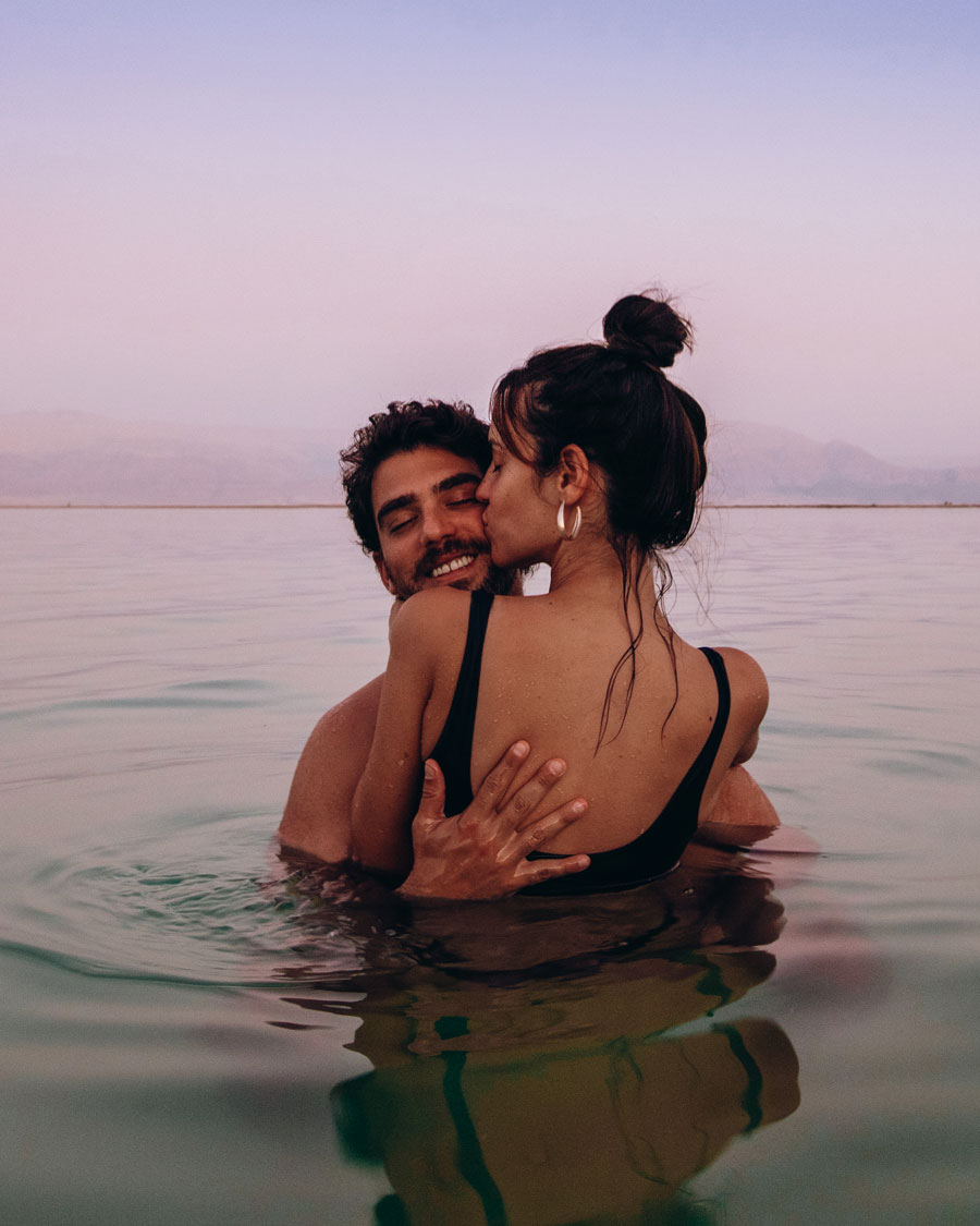 15 Couple Photos That Will Make You Believe In Love Again Stay Close Travel Far