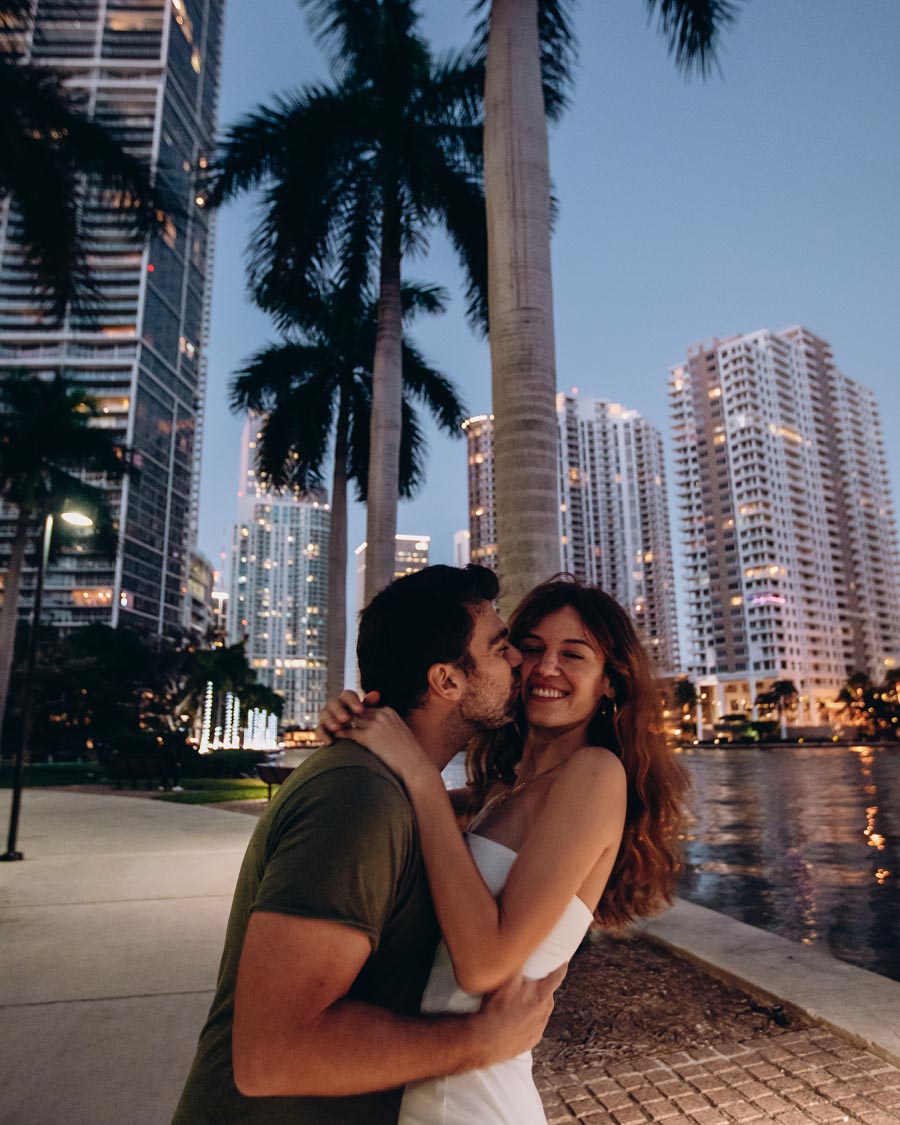 miami-sunset-brickell-couple-florida